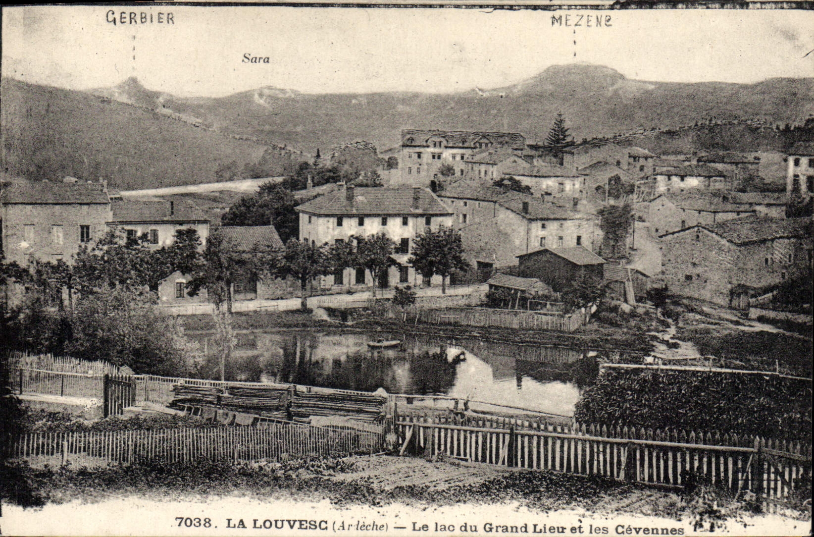 CPA La Louvesc Ardeche Le lac du Grand Lieu et les Cevennes 