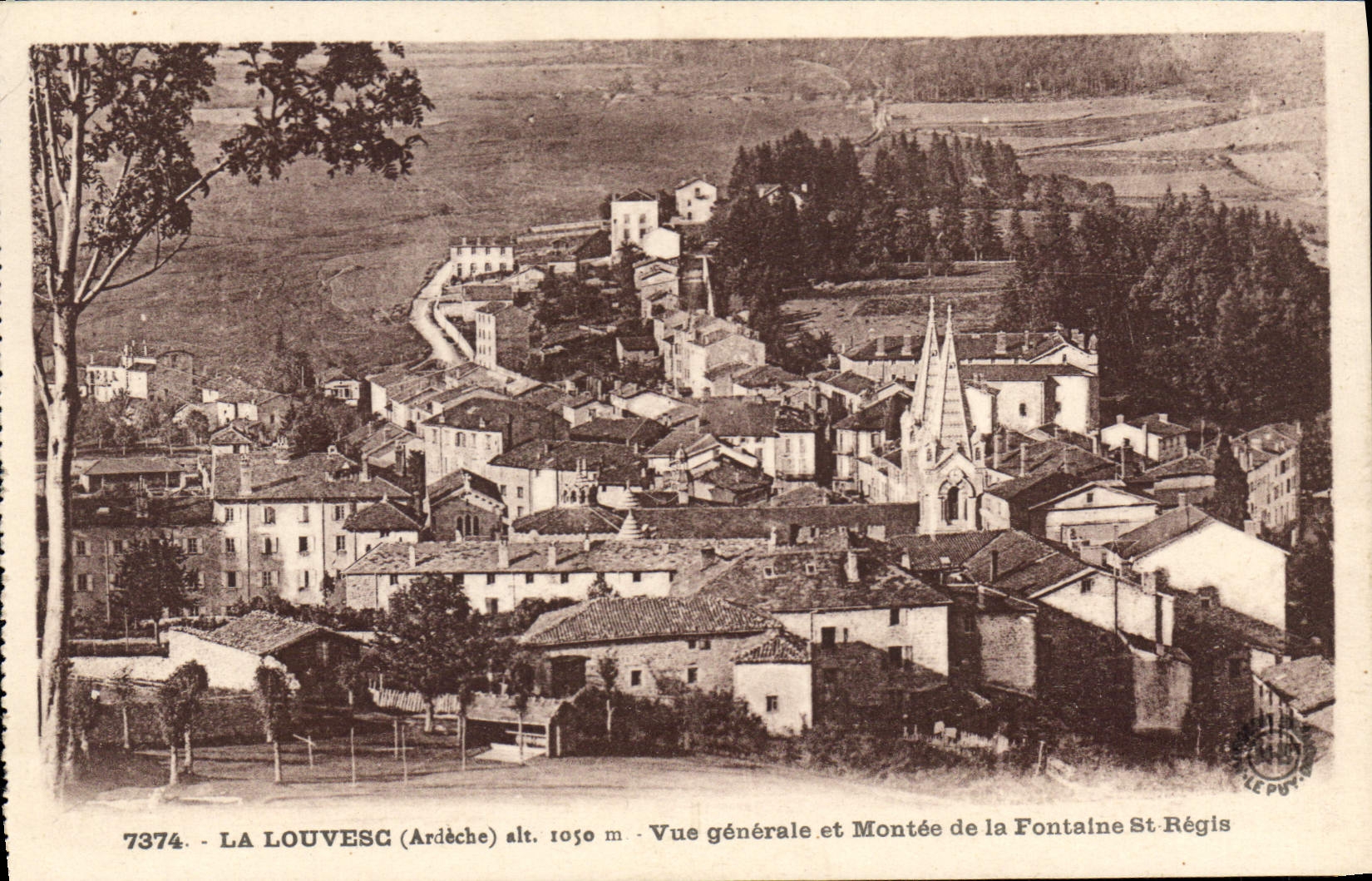 CPA La Louvesc Ardeche vue Generale et Montee de la Fontaine St Regis 