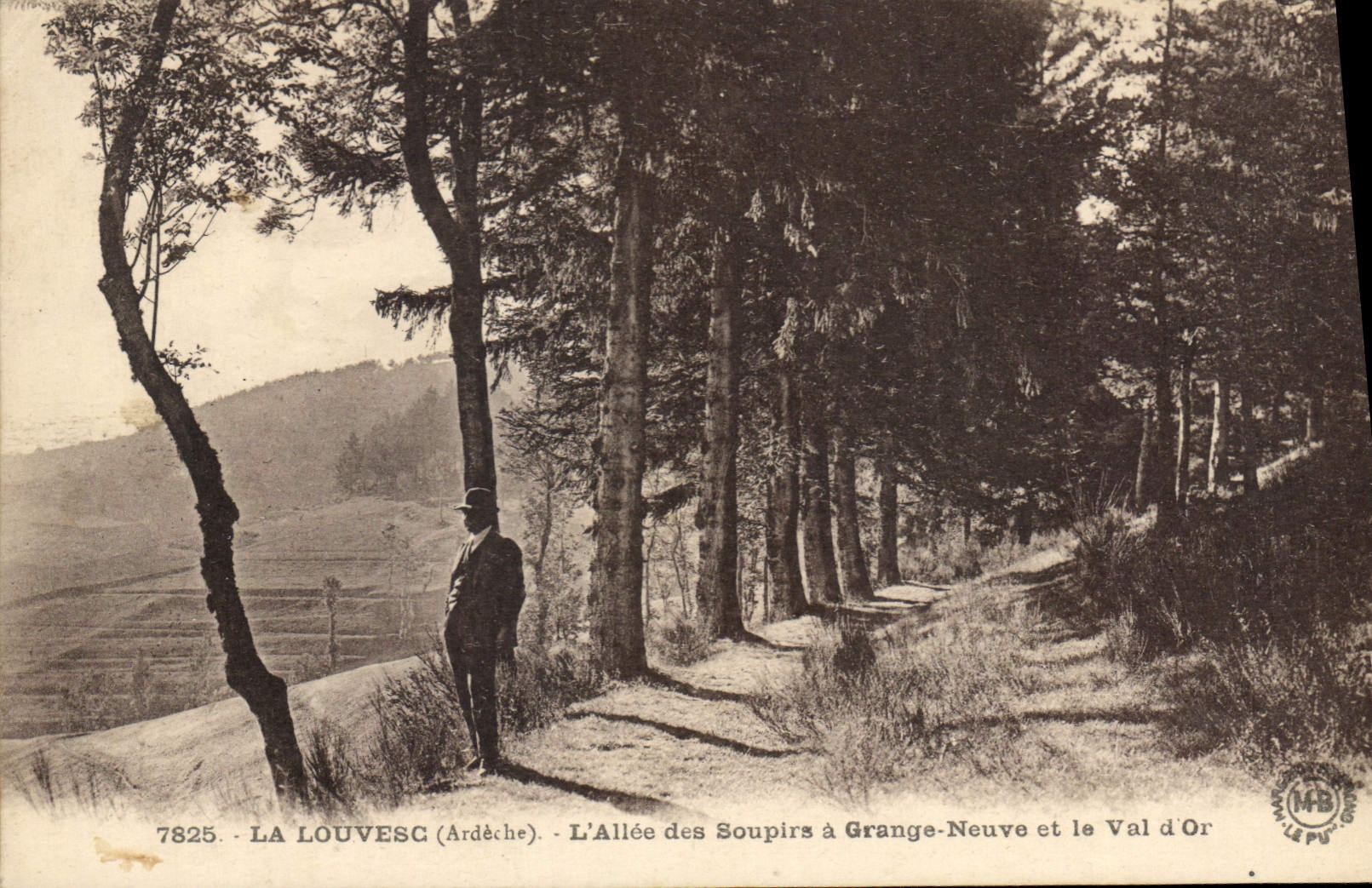 CPA La Louvesc Ardeche L'Allee des Soupirs a Grange Neuve et le Val d'Or 