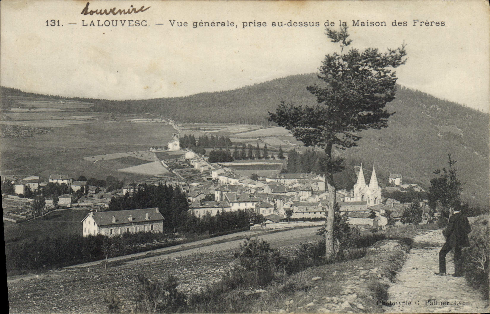 CPA La Louvesc vue generale prise au dessus de la Maison des Freres 