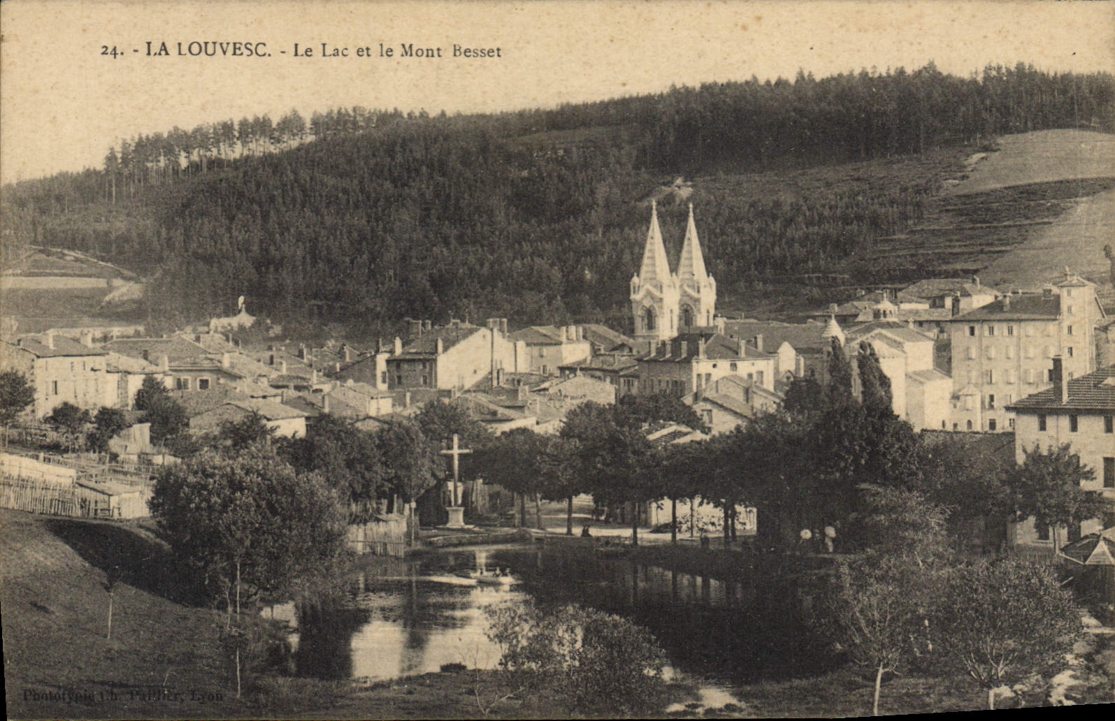 CPA La Louvesc le lac et le Mont Besset 
