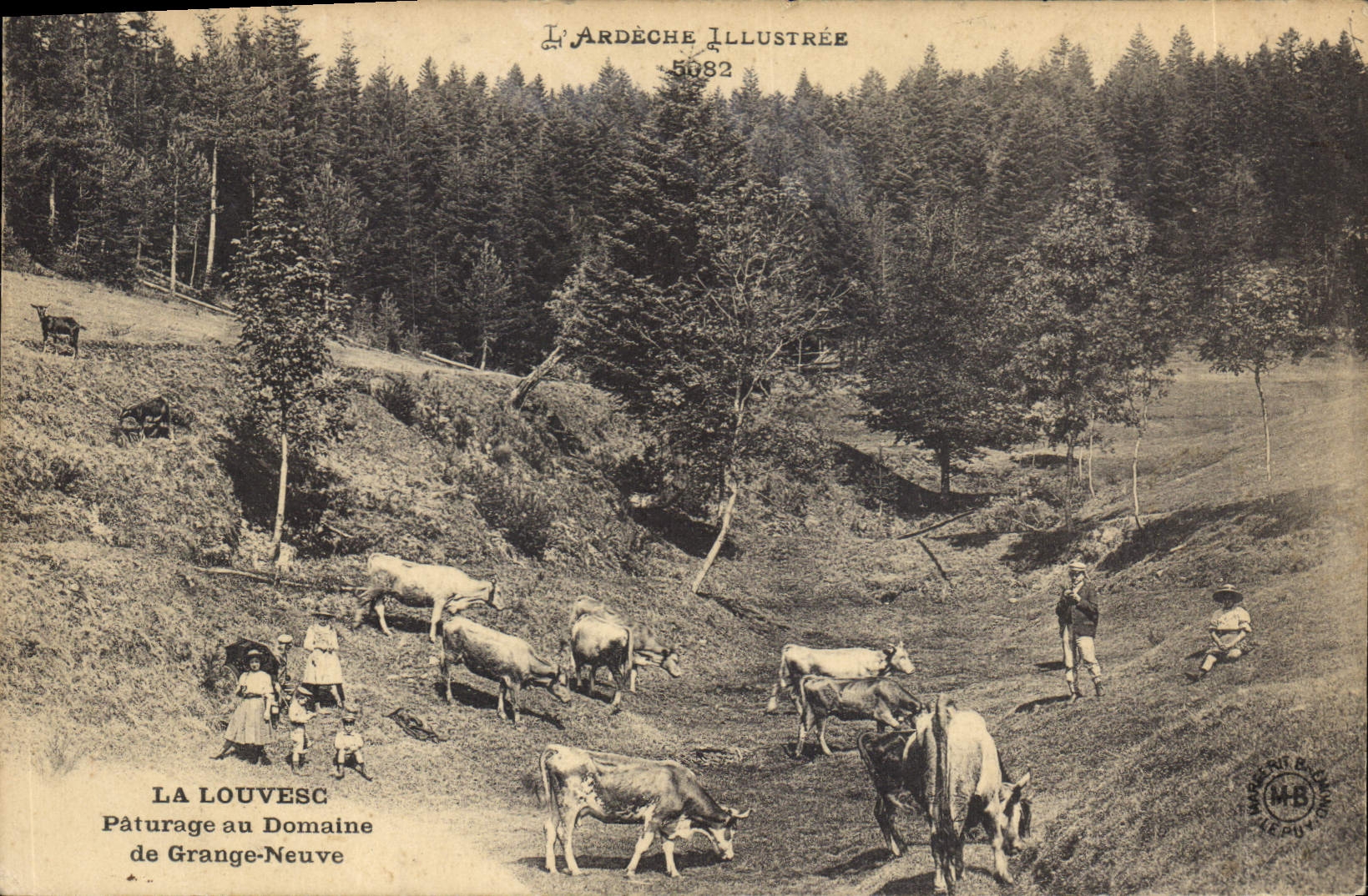 CPA L'Ardeche Illustree La Louvesc Paturage au Domaine de Grange Neuve Vaches