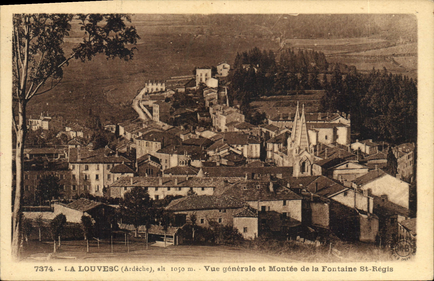 CPA La Louvesc Ardeche vue generale et Montee de la Fontaine St Regis 