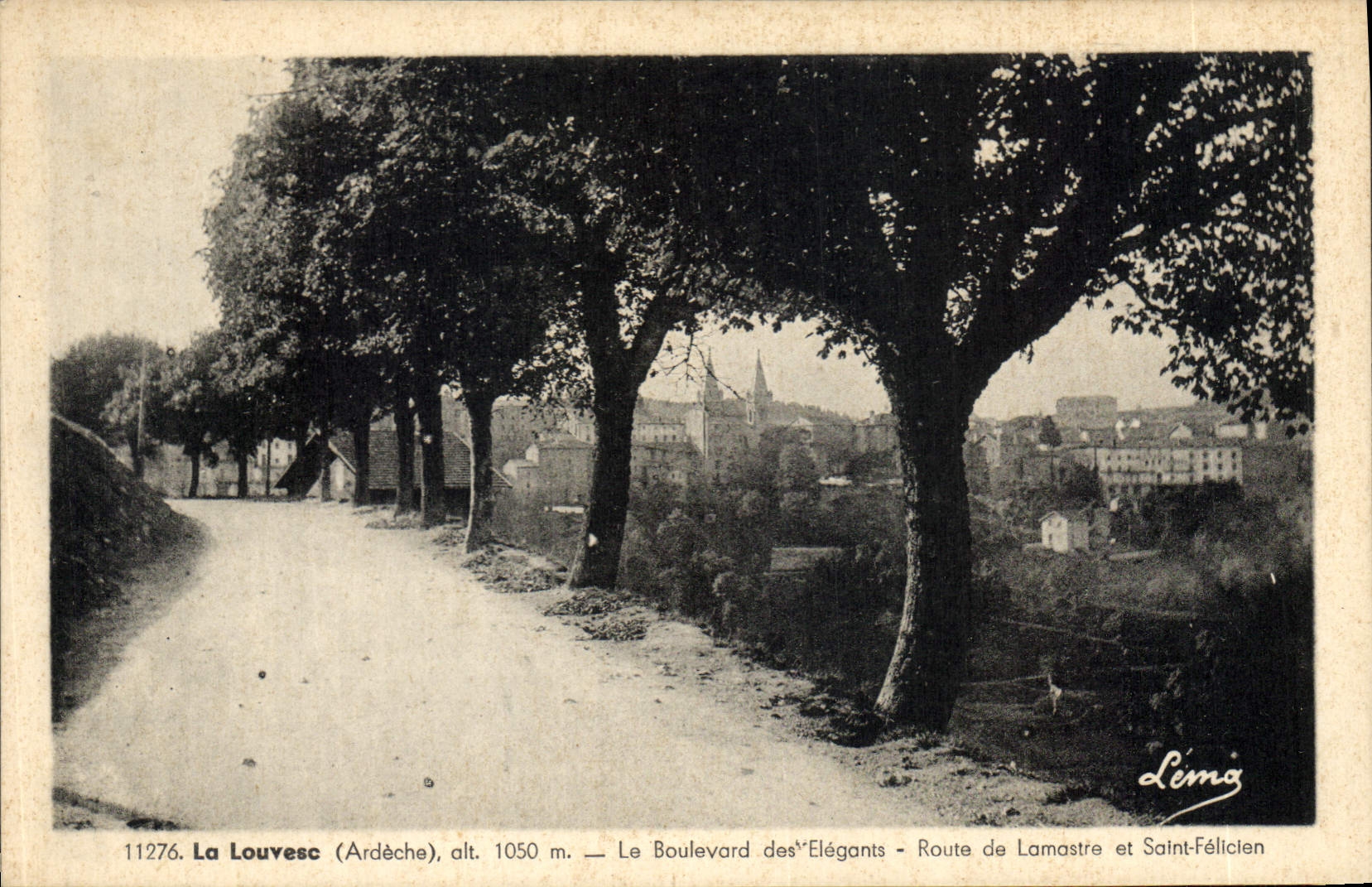 CPA La Louvesc Ardeche Le Boulevard des Elegants Route de Lamastre et Saint Felicien