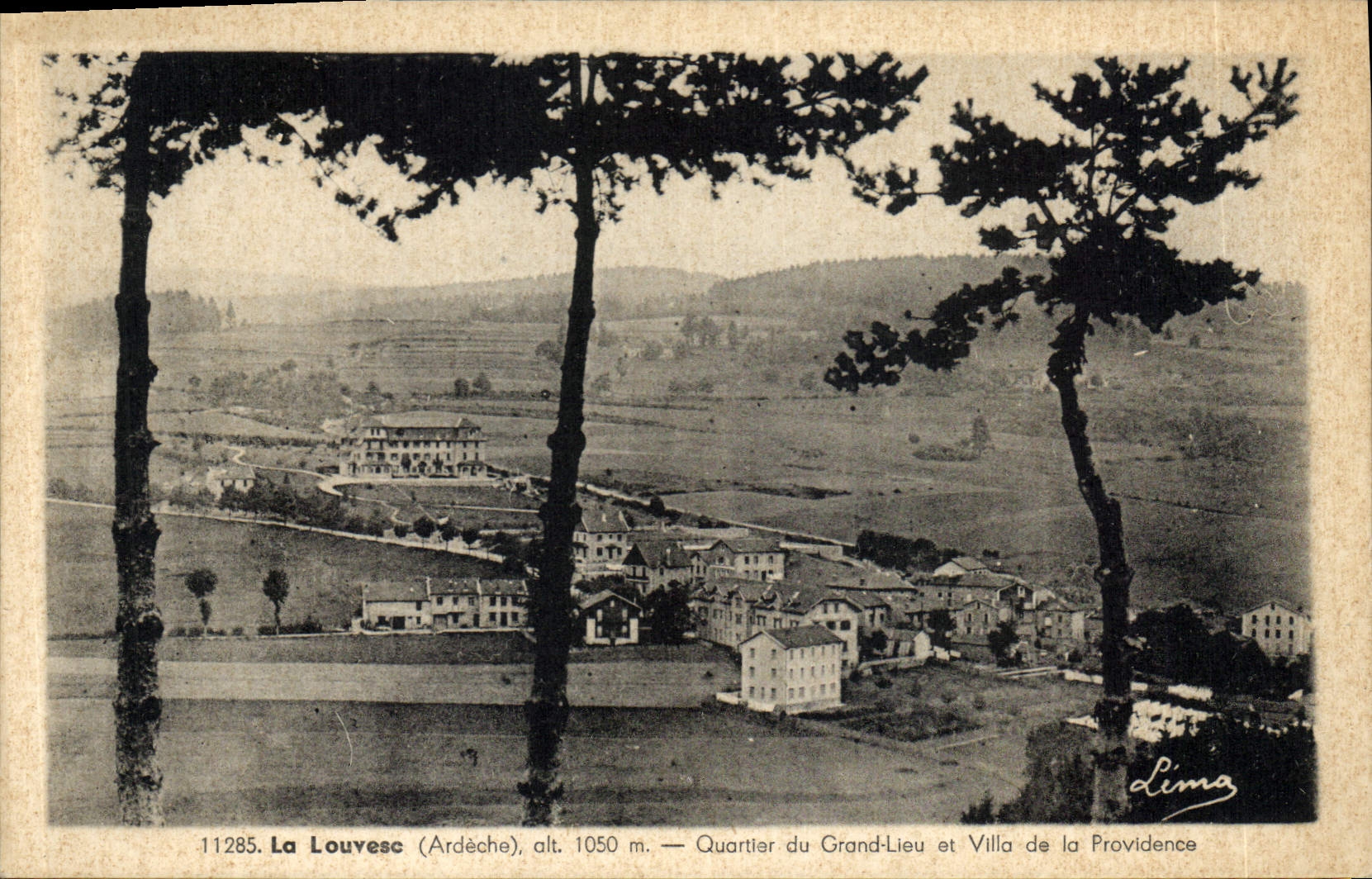 CPA La Louvesc Ardeche Quartier du Grand Lieu et Villa de la Providence 