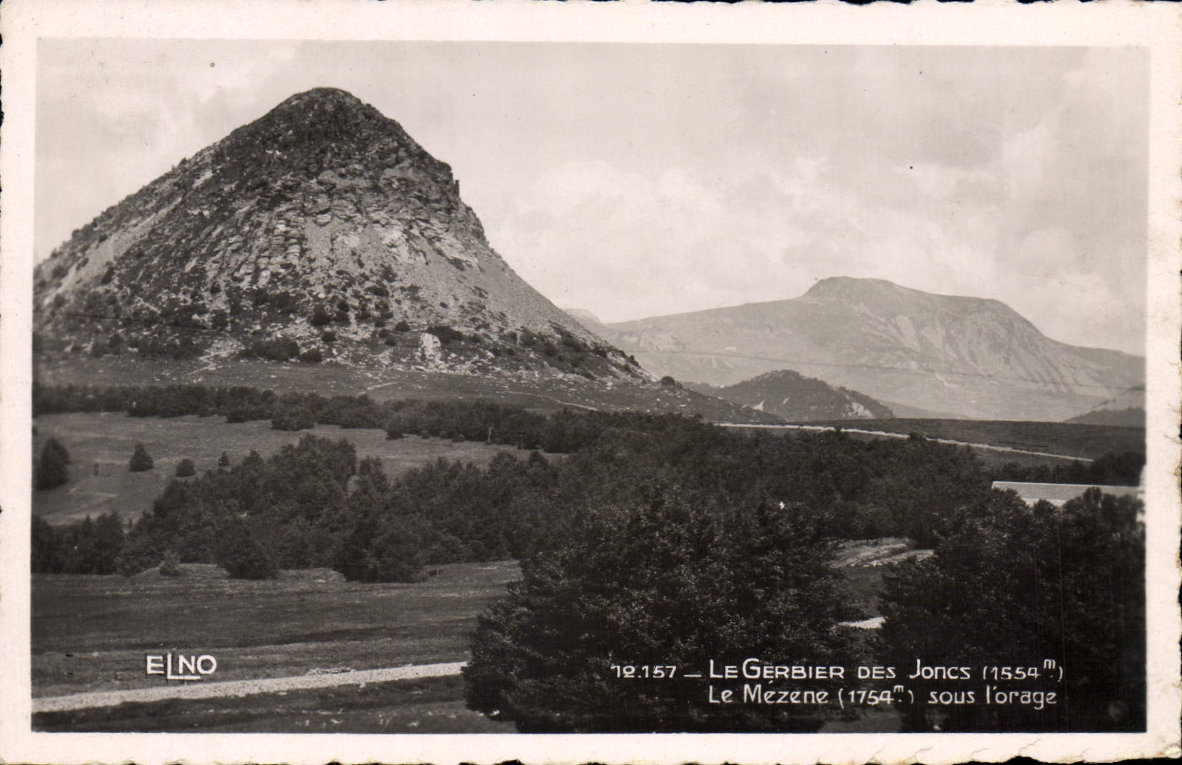 CPA Le Gerbier des Joncs (Ardeche) Le Mezene alt 1754 m sous L'Orage