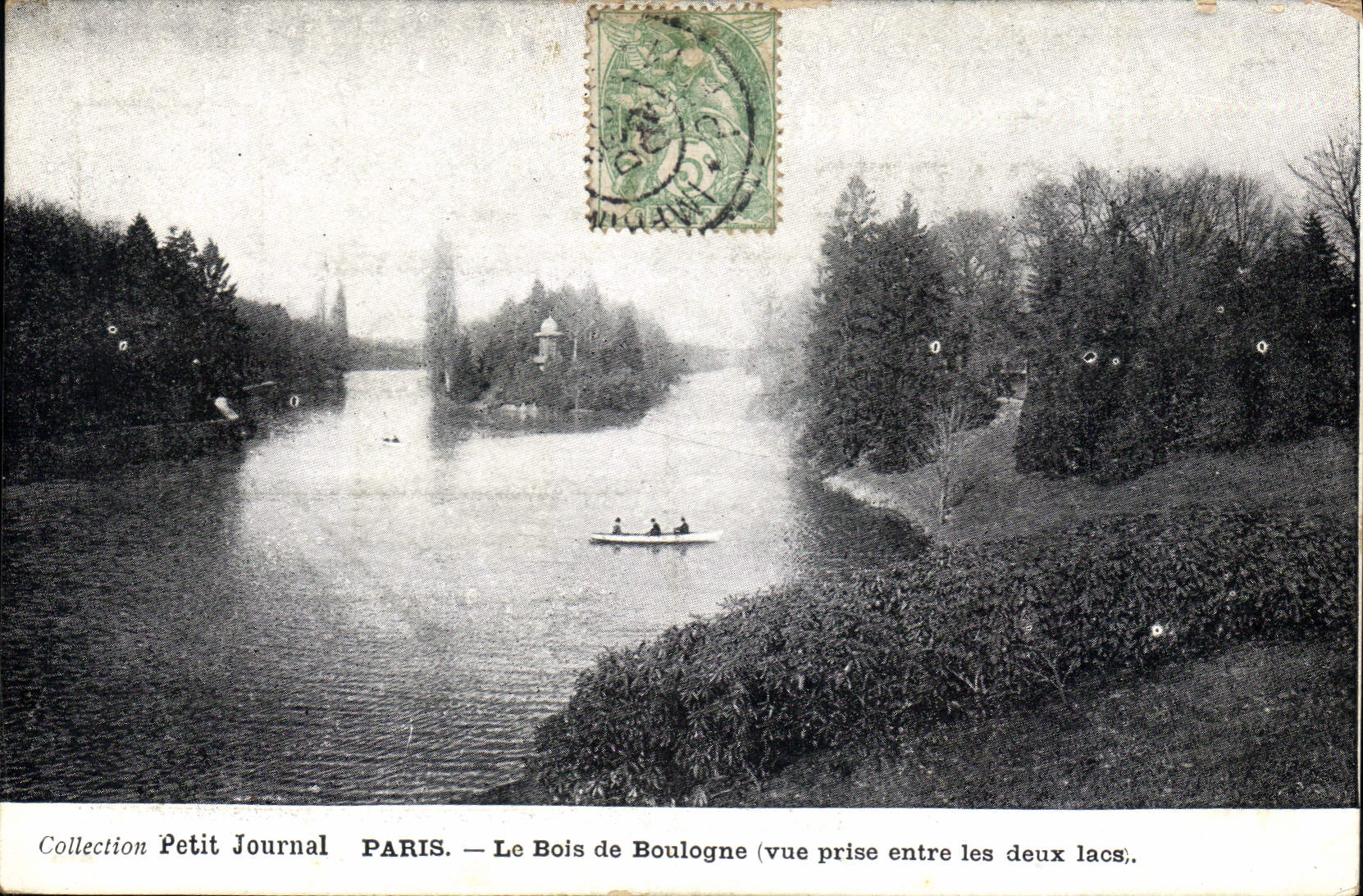 CPA Paris Petit Journal Le Bois de Boulogne (vue prise entre les deux Lacs)