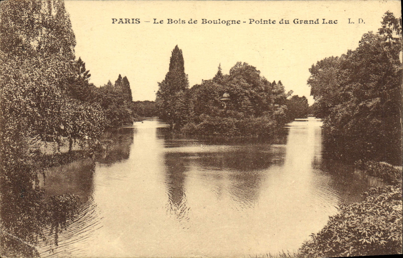 CPA Paris Le Bois de Boulogne Ponite du Grand Lac