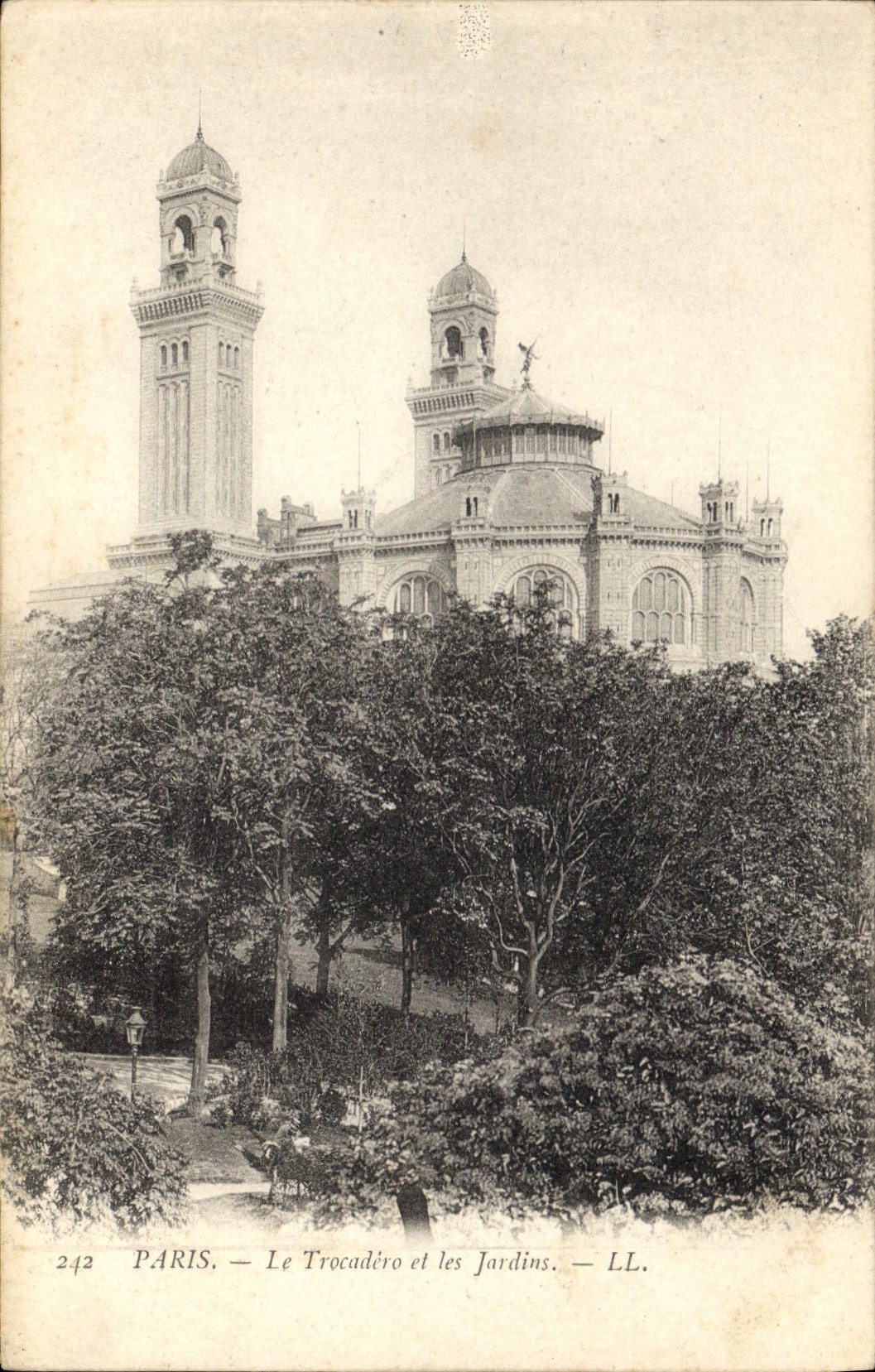 CPA Paris Le Trocadero et les Jardins