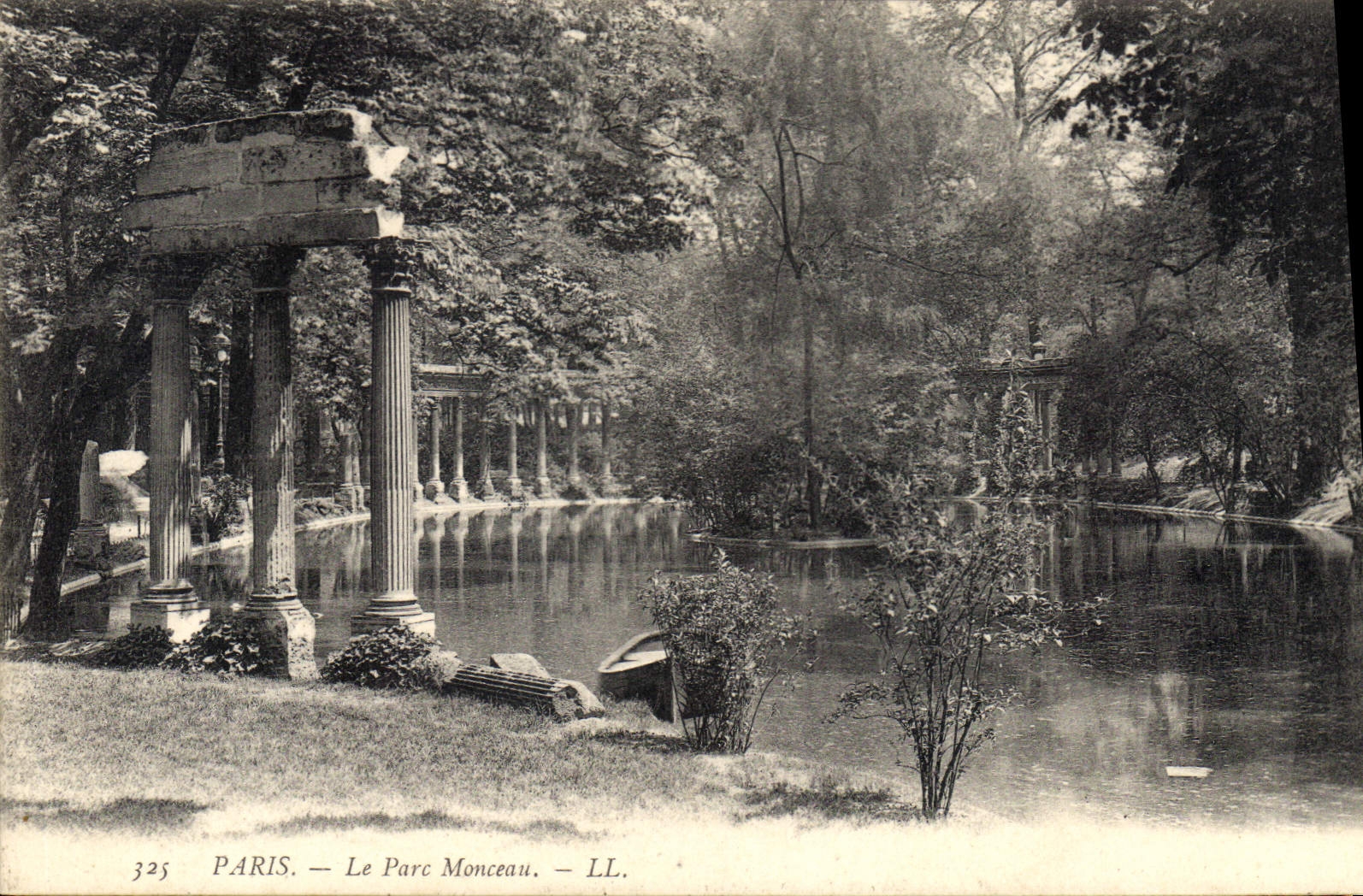 CPA Paris Le Parc Monceau