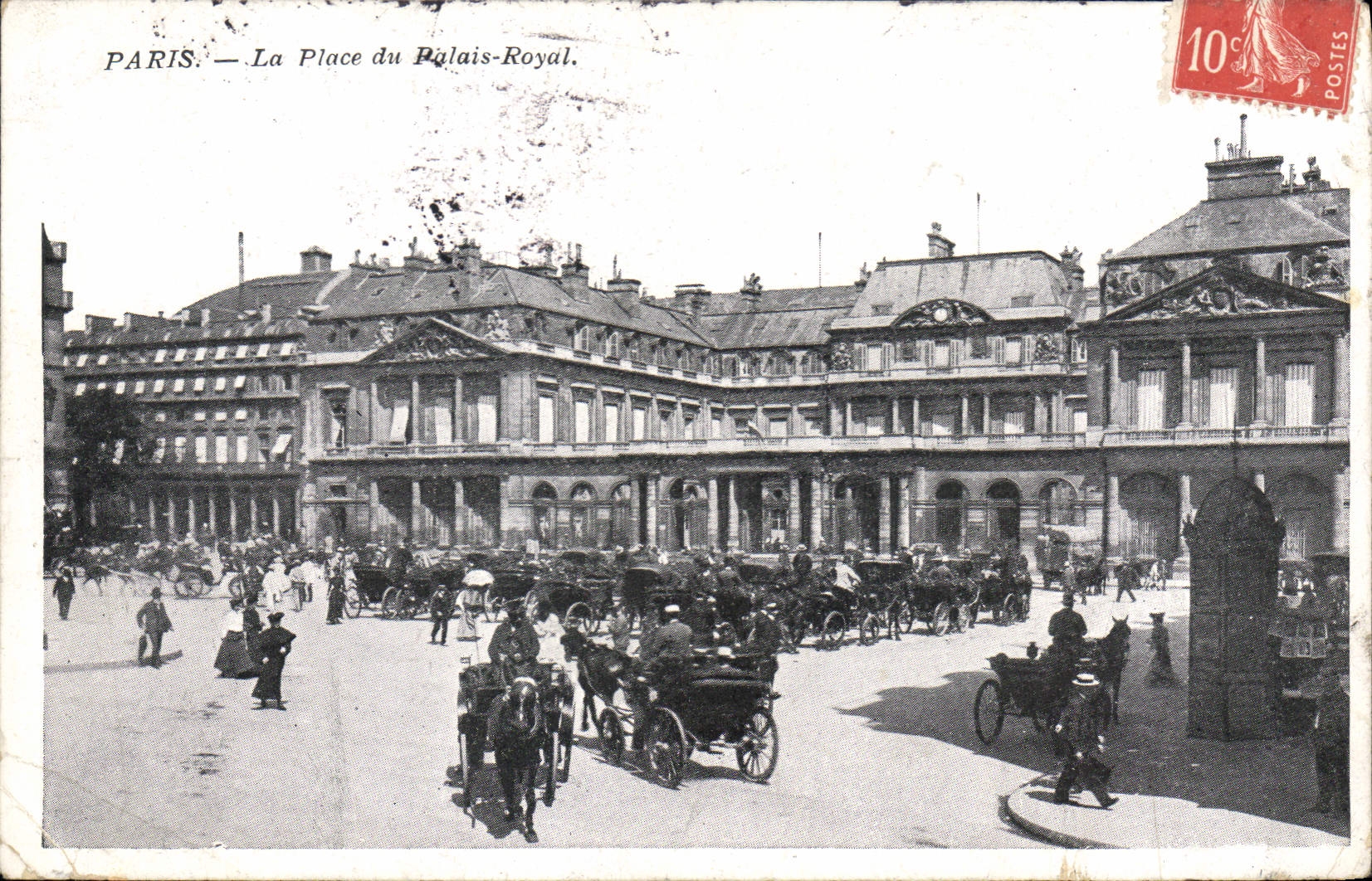 CPA Paris La Place du Palais Royal