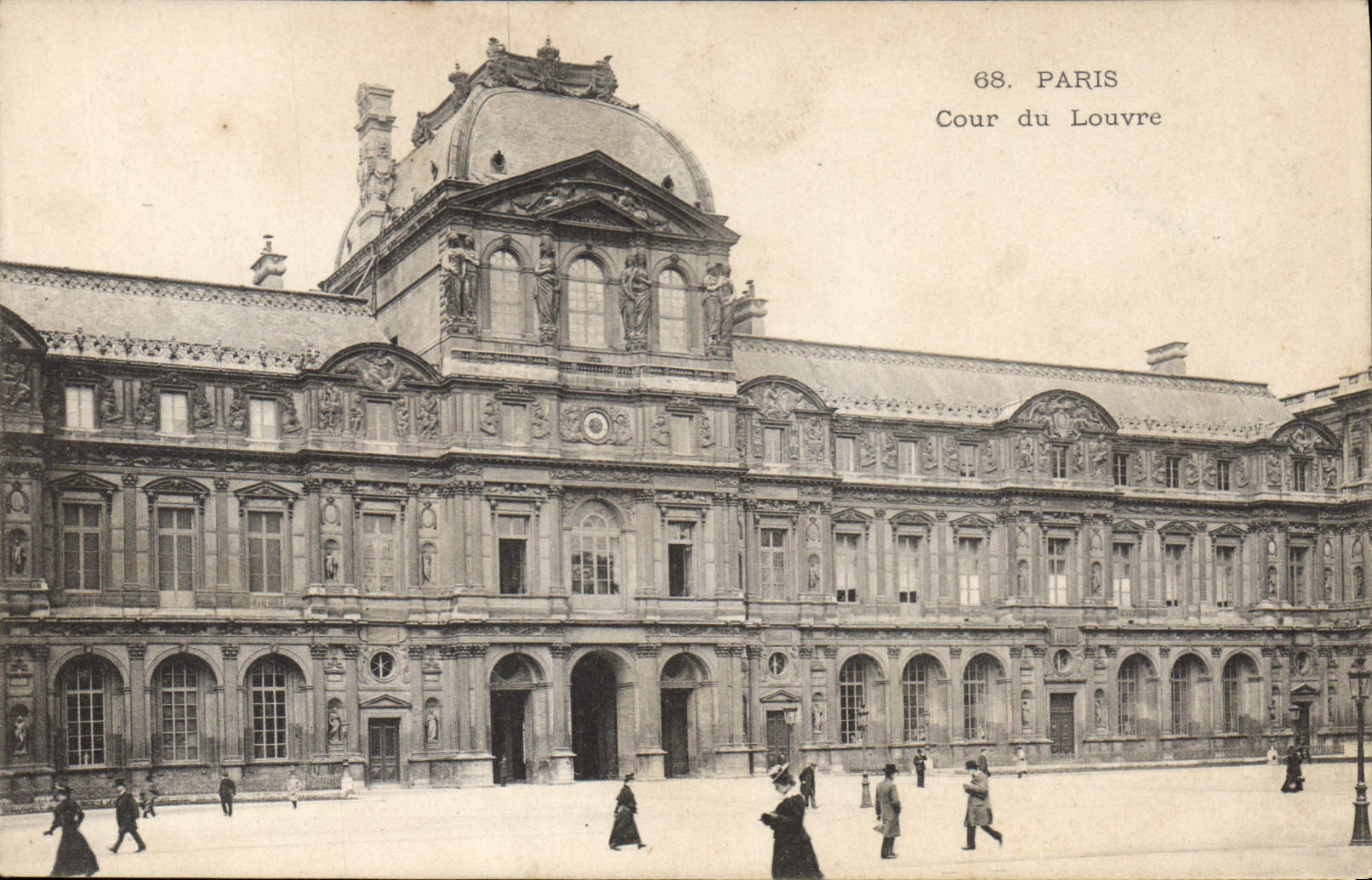 CPA Paris Cour du Louvre