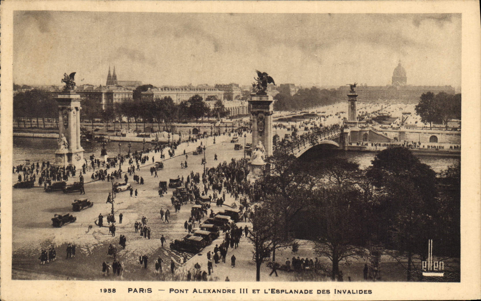 CPA Paris Pont Alexandre III et L'Esplanade des Invalides