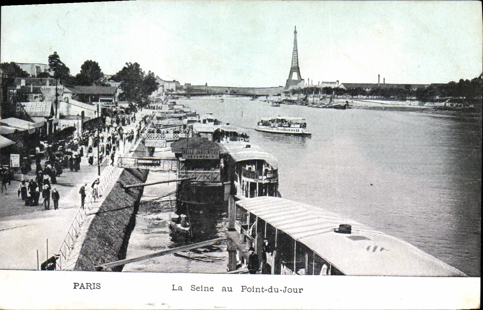 CPA Paris La Seine au Point du Jour Tour Eiffel Peniche Bateau