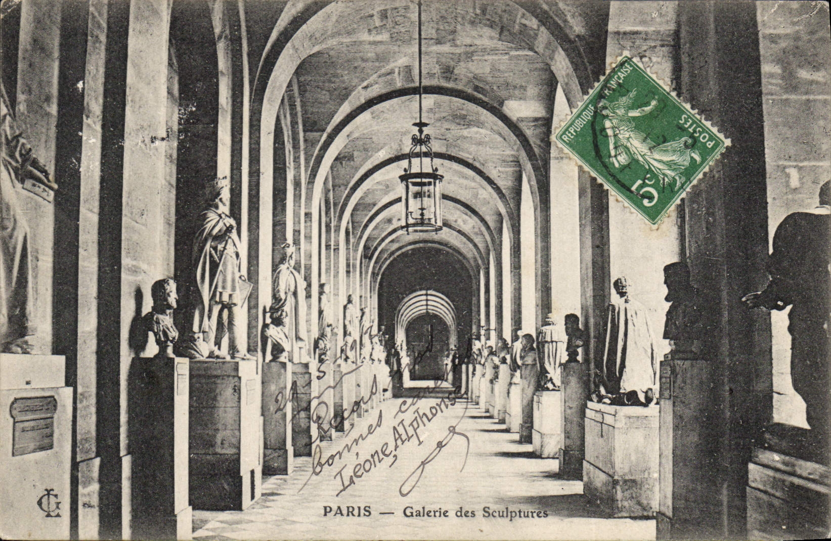 CPA Paris Galerie des Sculptures