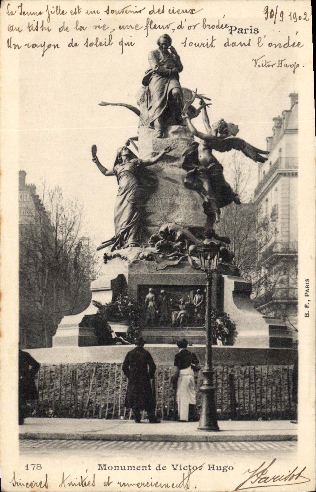 CPA Paris Monument de Victor Hugo