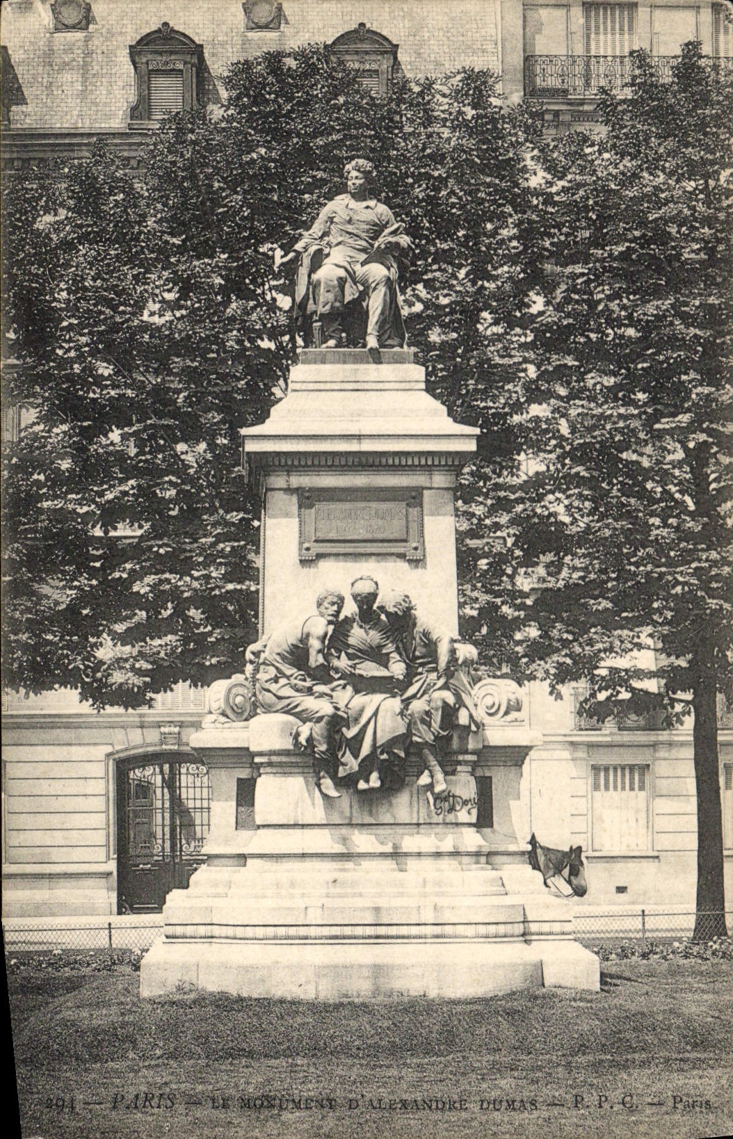 CPA Paris Le Monument d'Alexandre Dumas