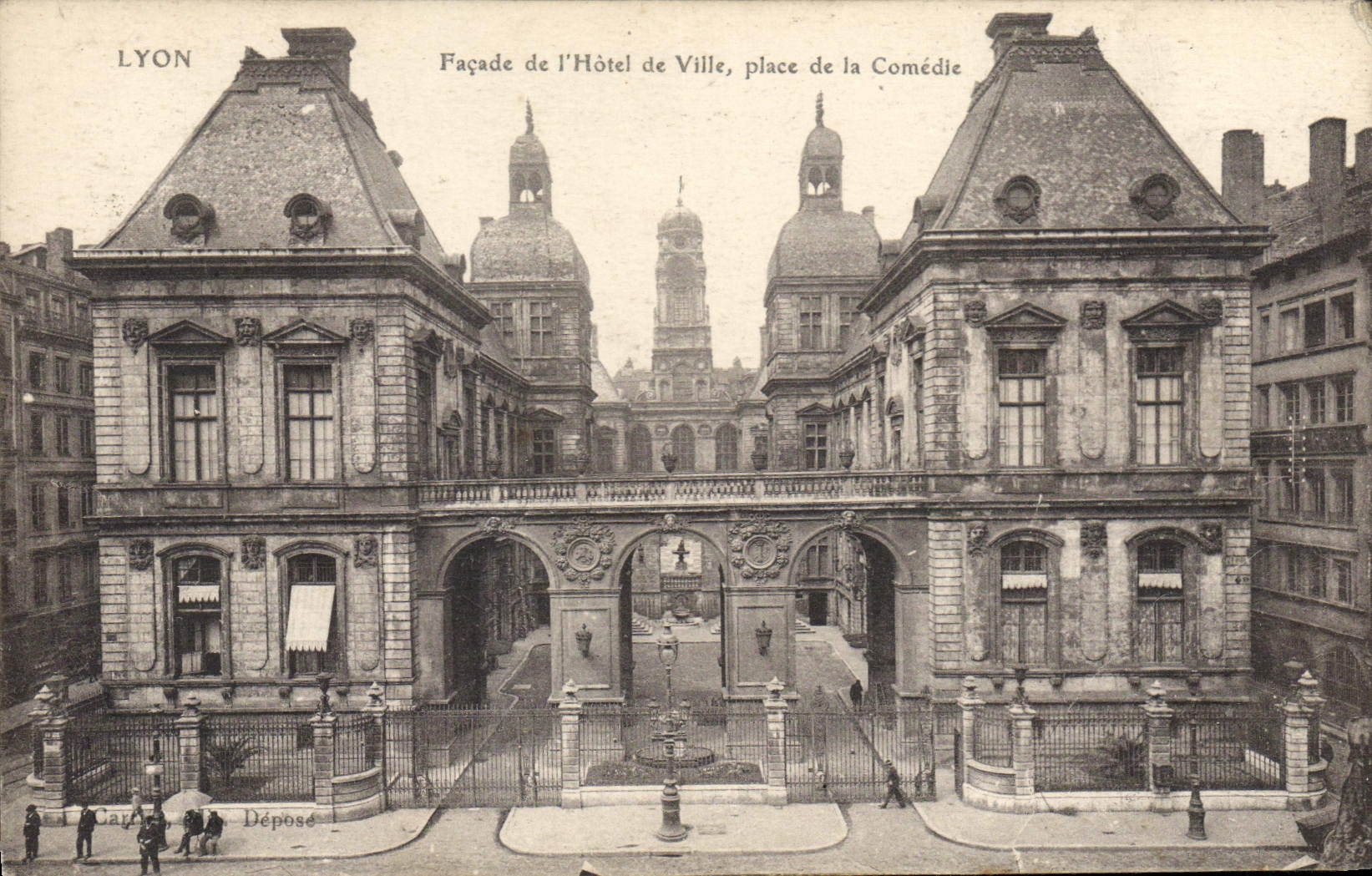 CPA Lyon Facade de L'Hotel de Ville place de la Comedie