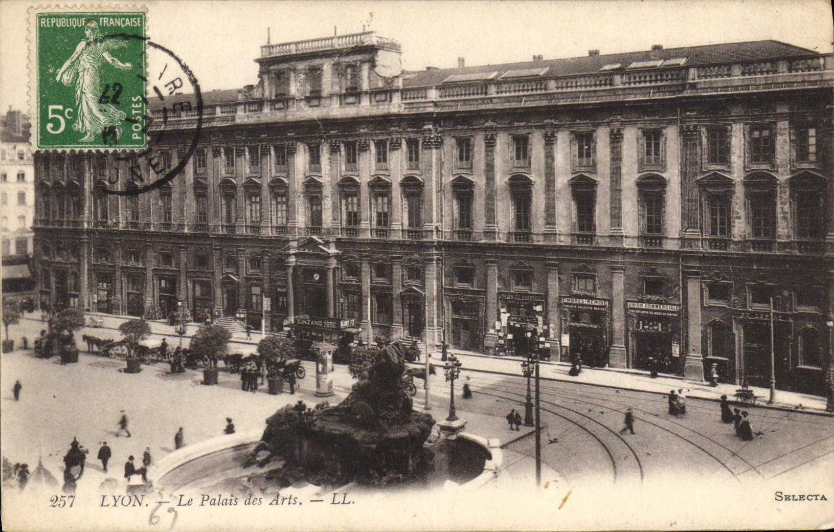 CPA Lyon Le Palais des Arts