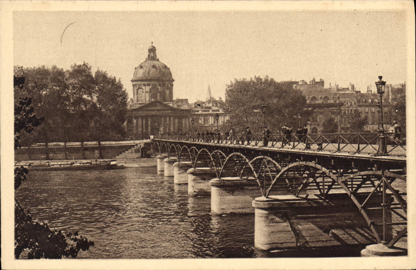 CPA Paris Le Pont des Arts et l'Institut