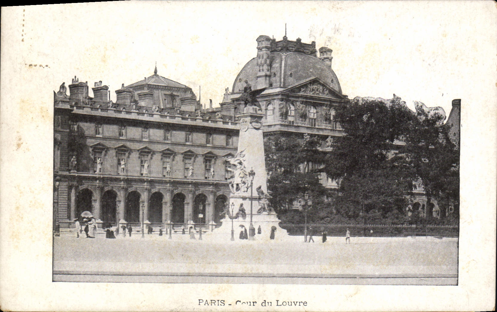 CPA Paris Cour du Louvre