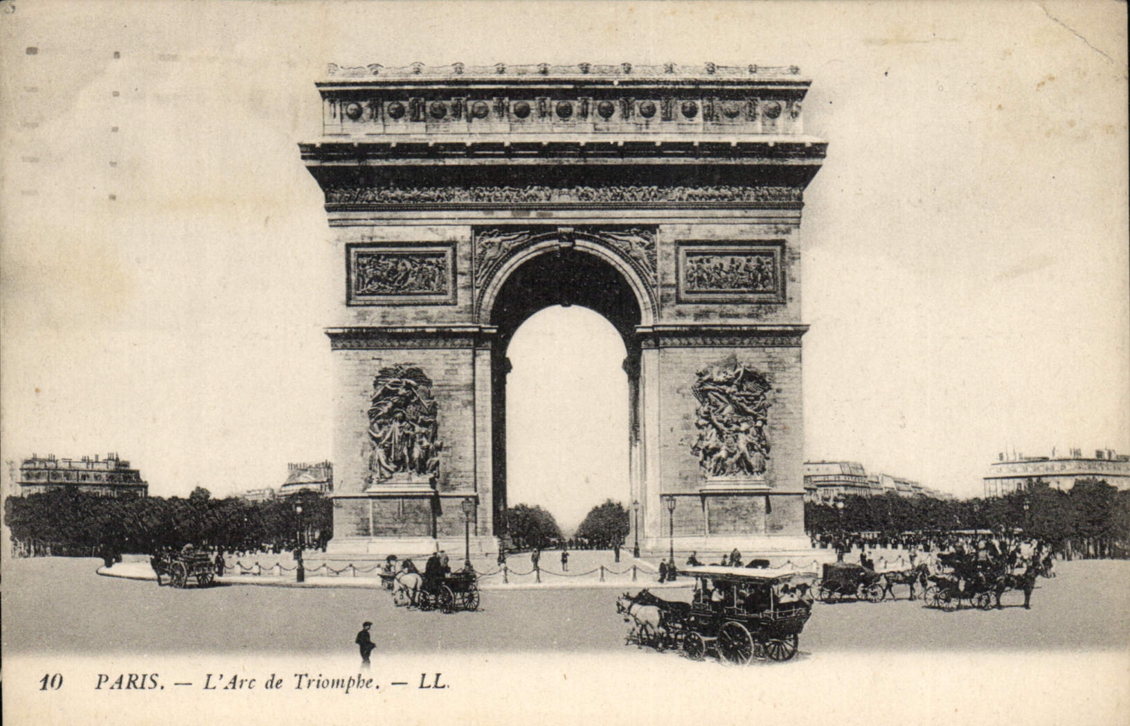 CPA Paris L'Arc de Triomphe