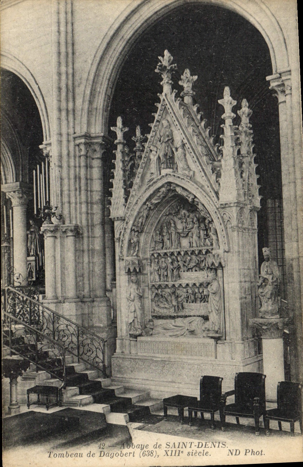 CPA Abbaye de Saint Denis Tombeau de Dagobert