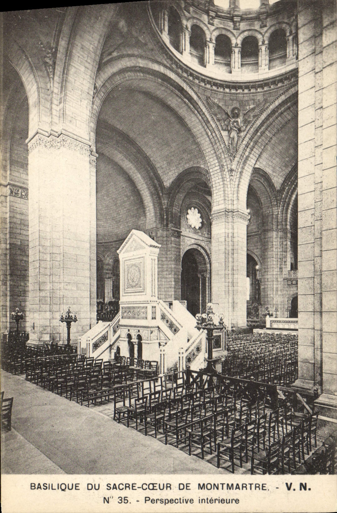 CPA Basilique du Sacre Coeur de Montmartre Perspective interieure