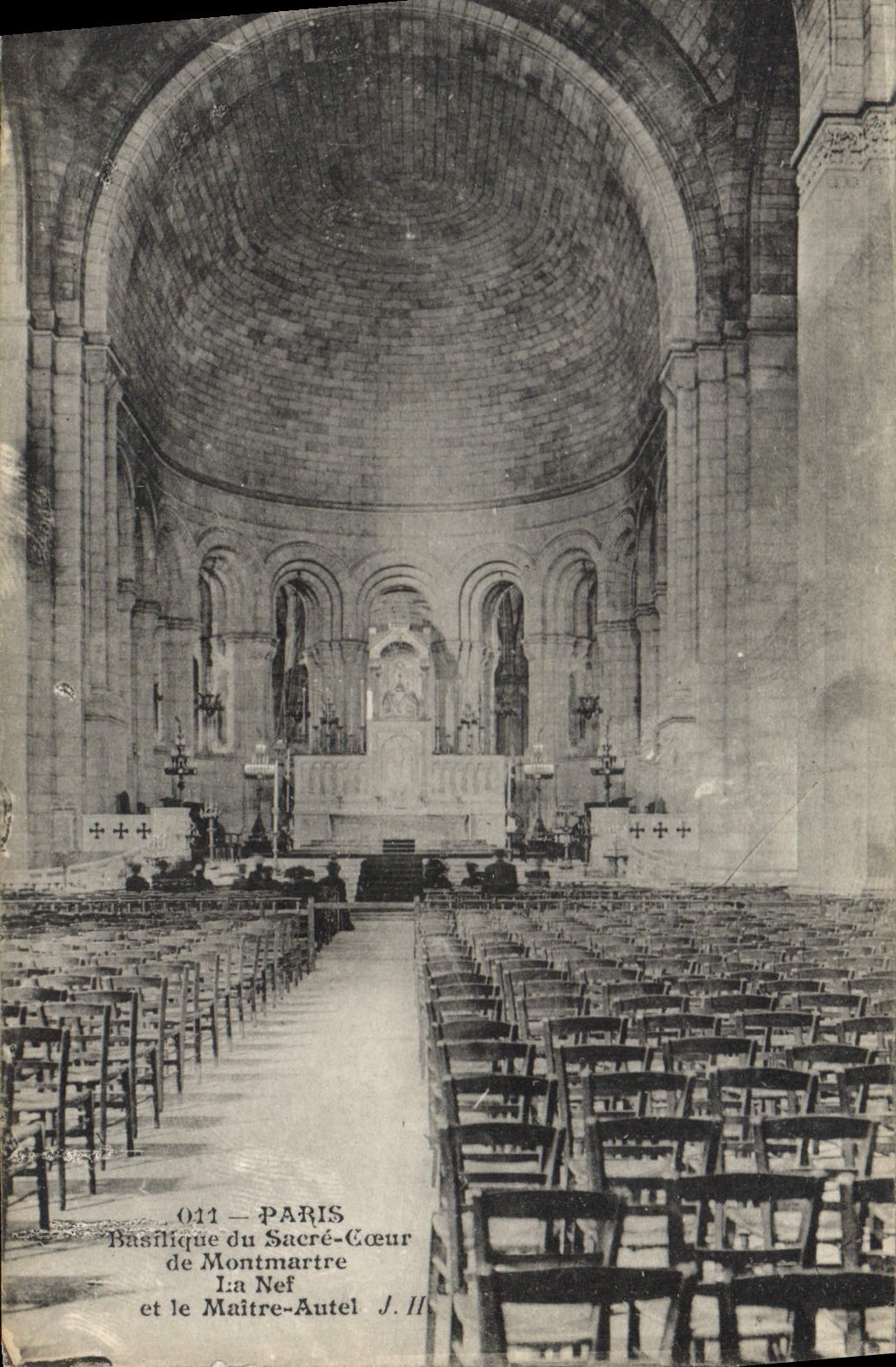 CPA Paris Basilique du Sacre Couer de Montmartre La Nef