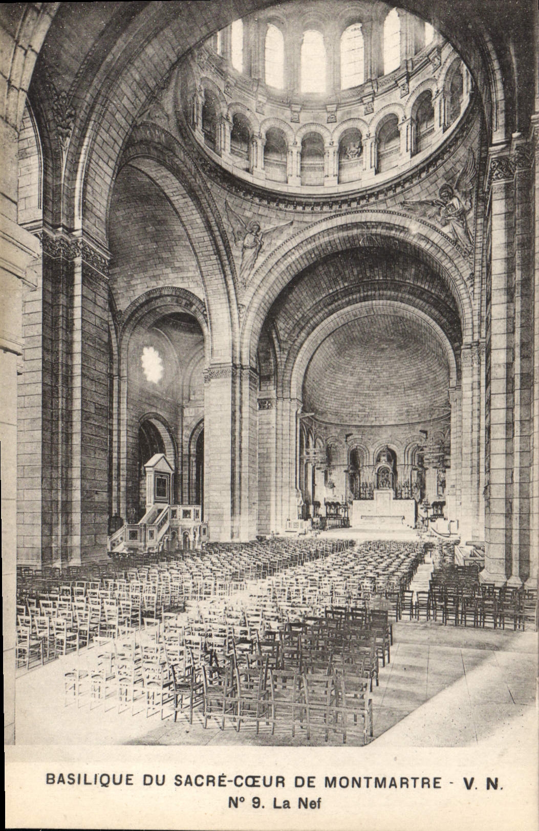 CPA Basilique du Sacre Couer Montmartre La Nef
