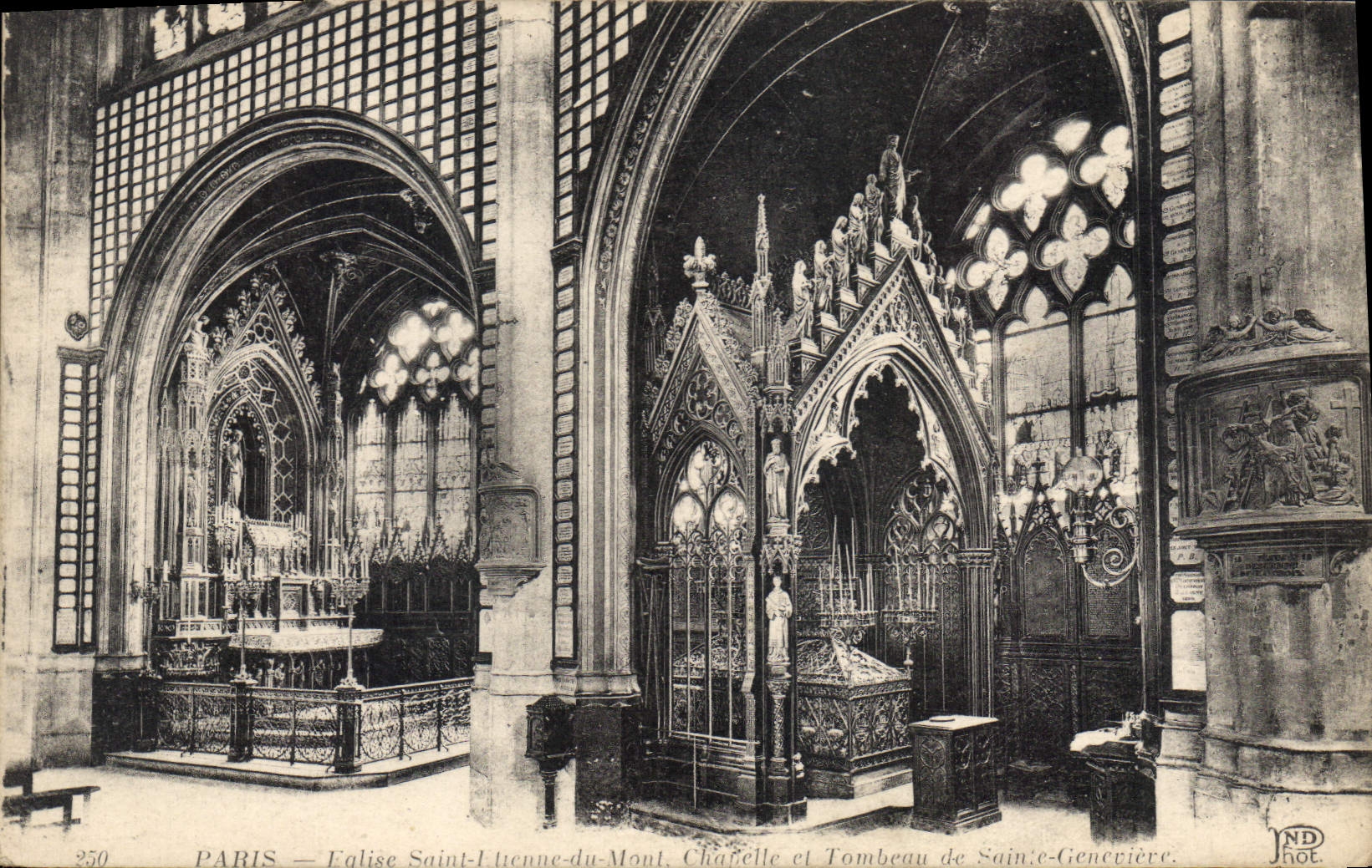 CPA Paris Eglise Saint Etienne du Mont Chapelle et Tombeau de Sainte Genevieve