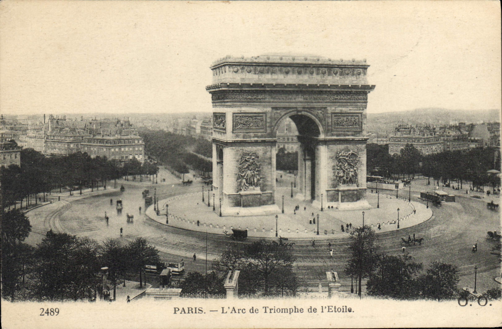 CPA Paris L'Arc de Triomphe de l'Etoile