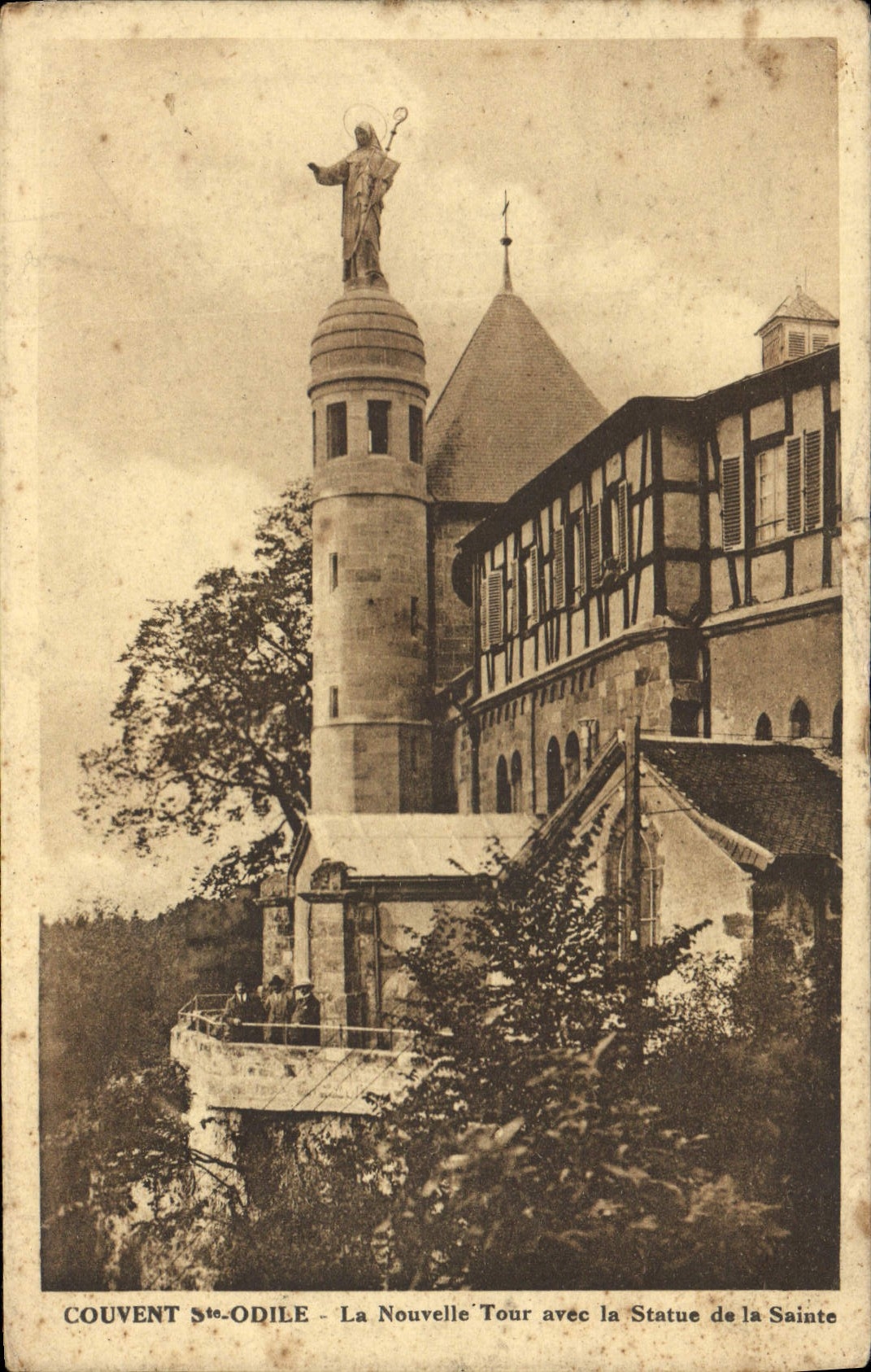 CPA Couvent Ste Odile La Nouvelle Tour avec la Statue de la Sainte