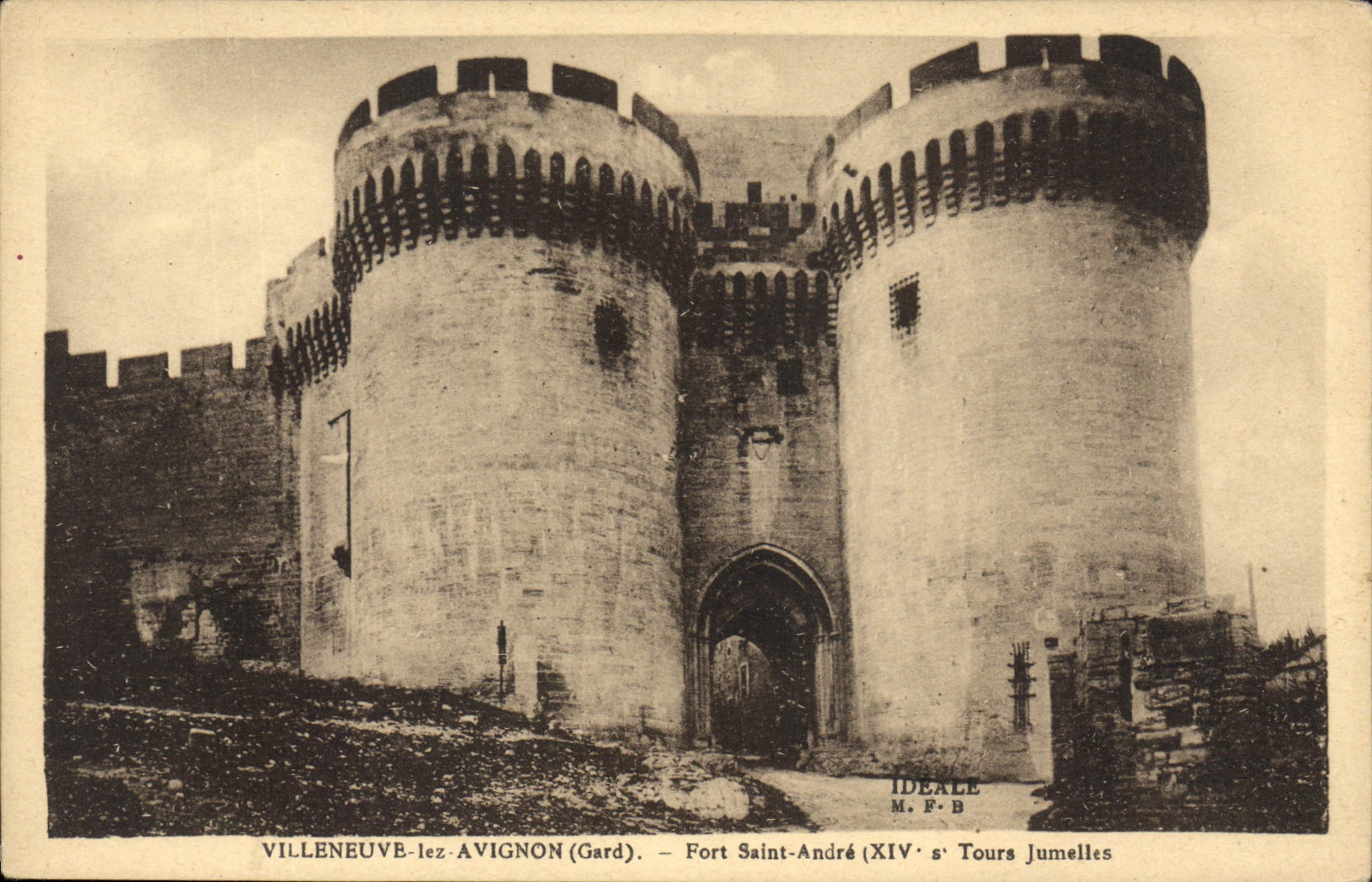 CPA Villeneuve les Avignon (Gard) Fort Saint Andre Tours jumelles