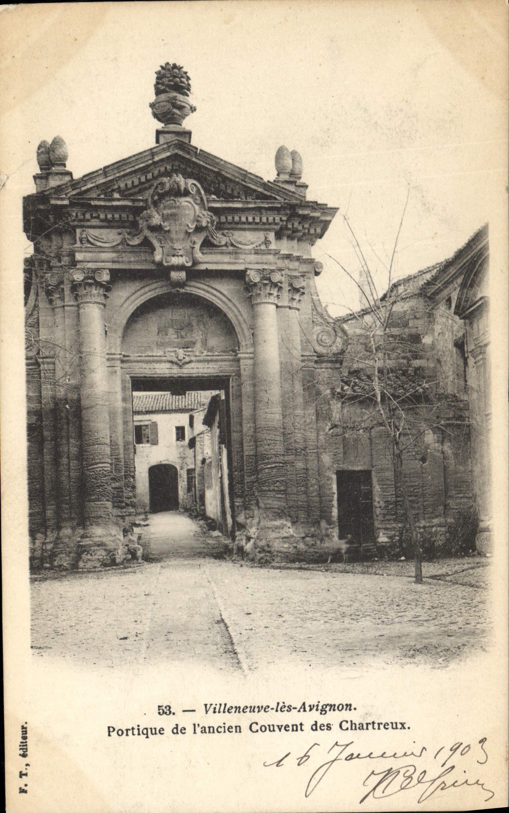 CPA Villeneuve les Avignon Portique de l'ancien Couvent des Chartreux
