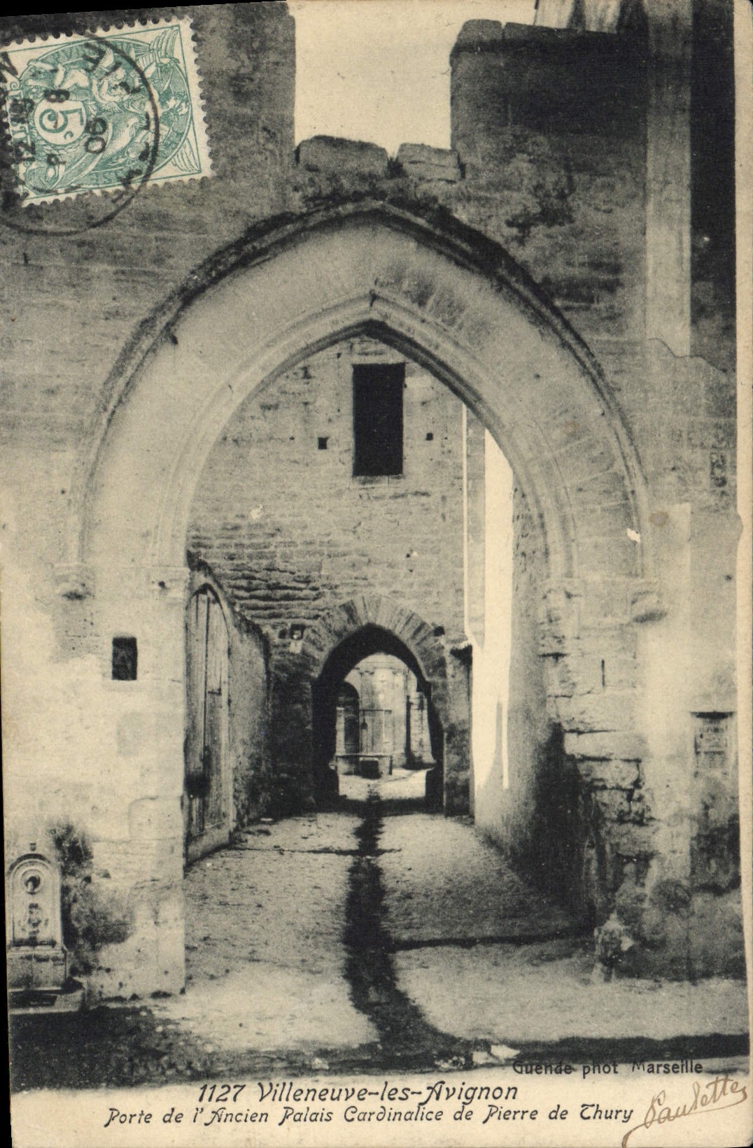 CPA Villeneuve les Avignon Porte de l'Ancien Palais Cardinalice de Pierre de Chury
