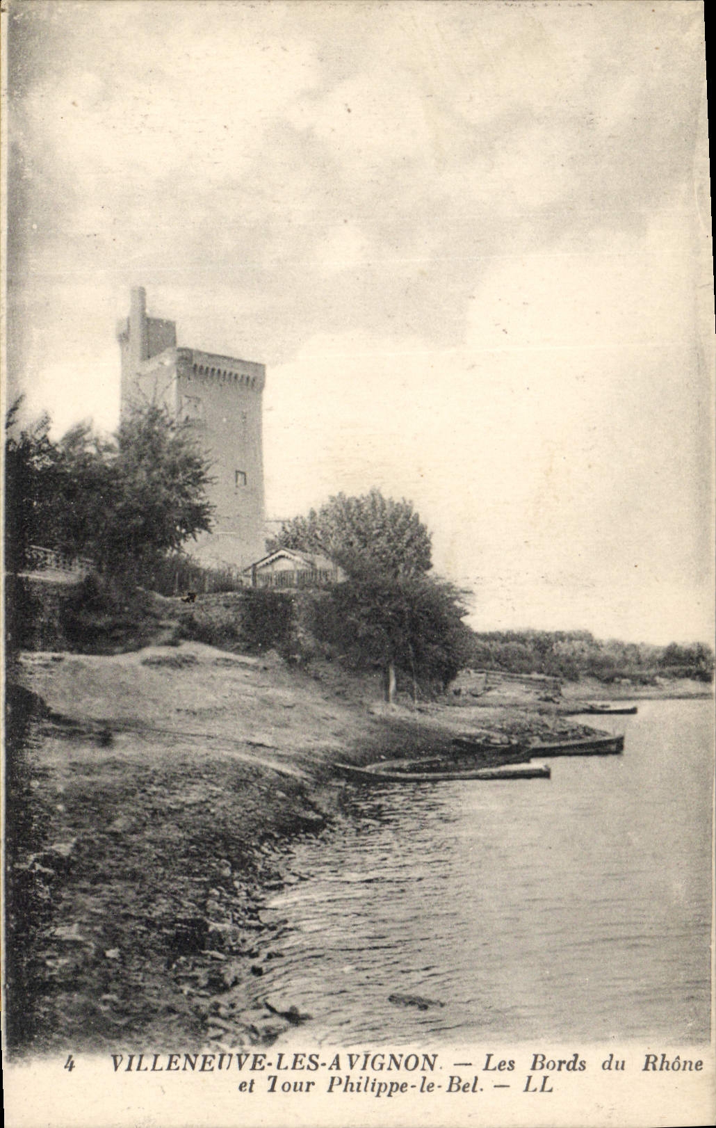 CPA Villeneuve les Avignon Les Bords du Rhone et Tour Philippe le Bel