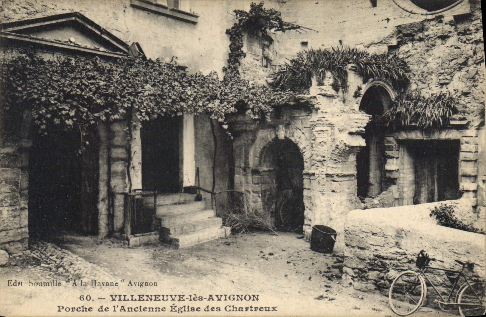 CPA Villeneuve les Avignon Porche de l'Ancienne Eglise des Chartreux Velo Cycle