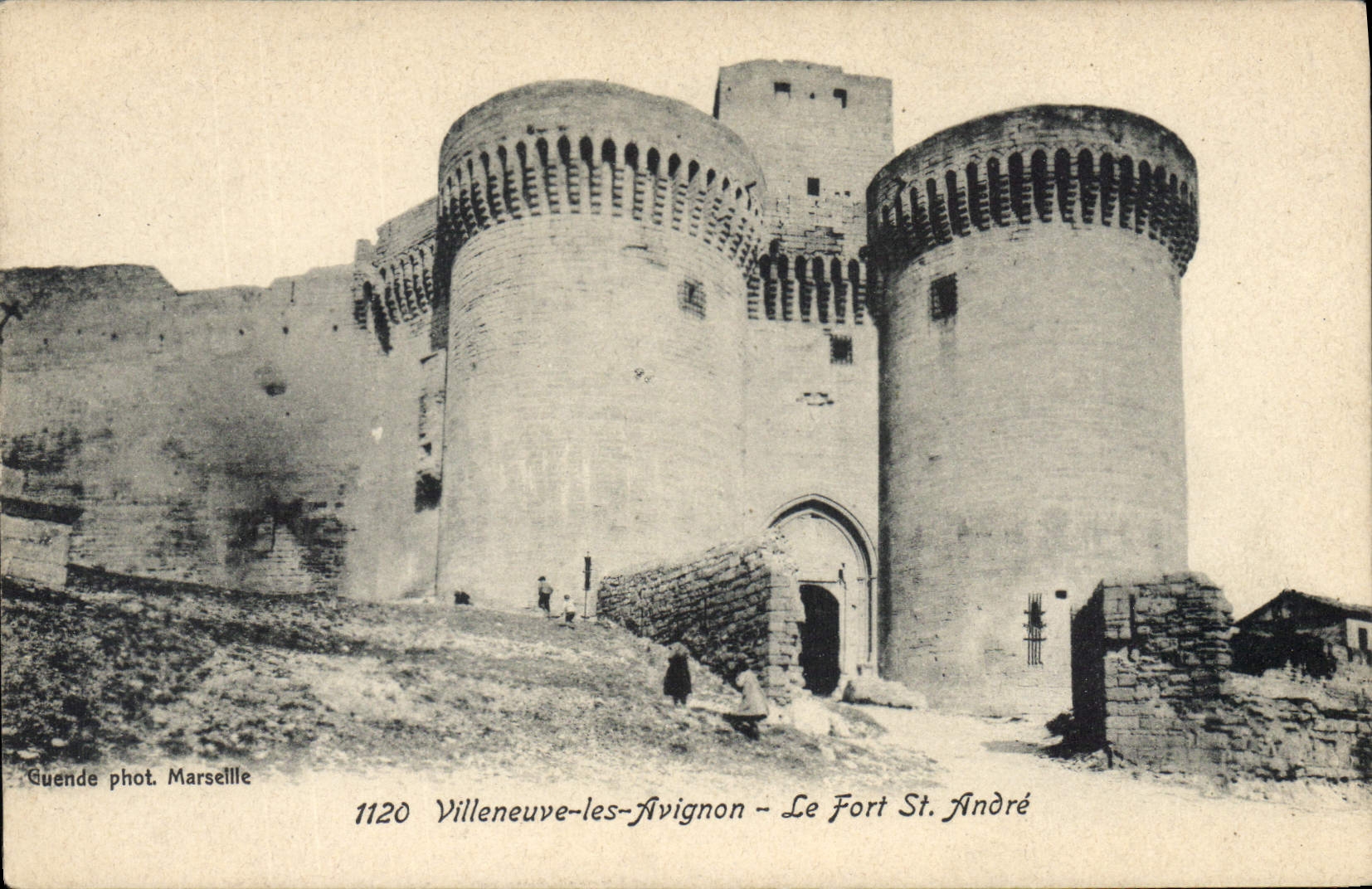 CPA Villeneuve les Avignon Le Fort St Andre