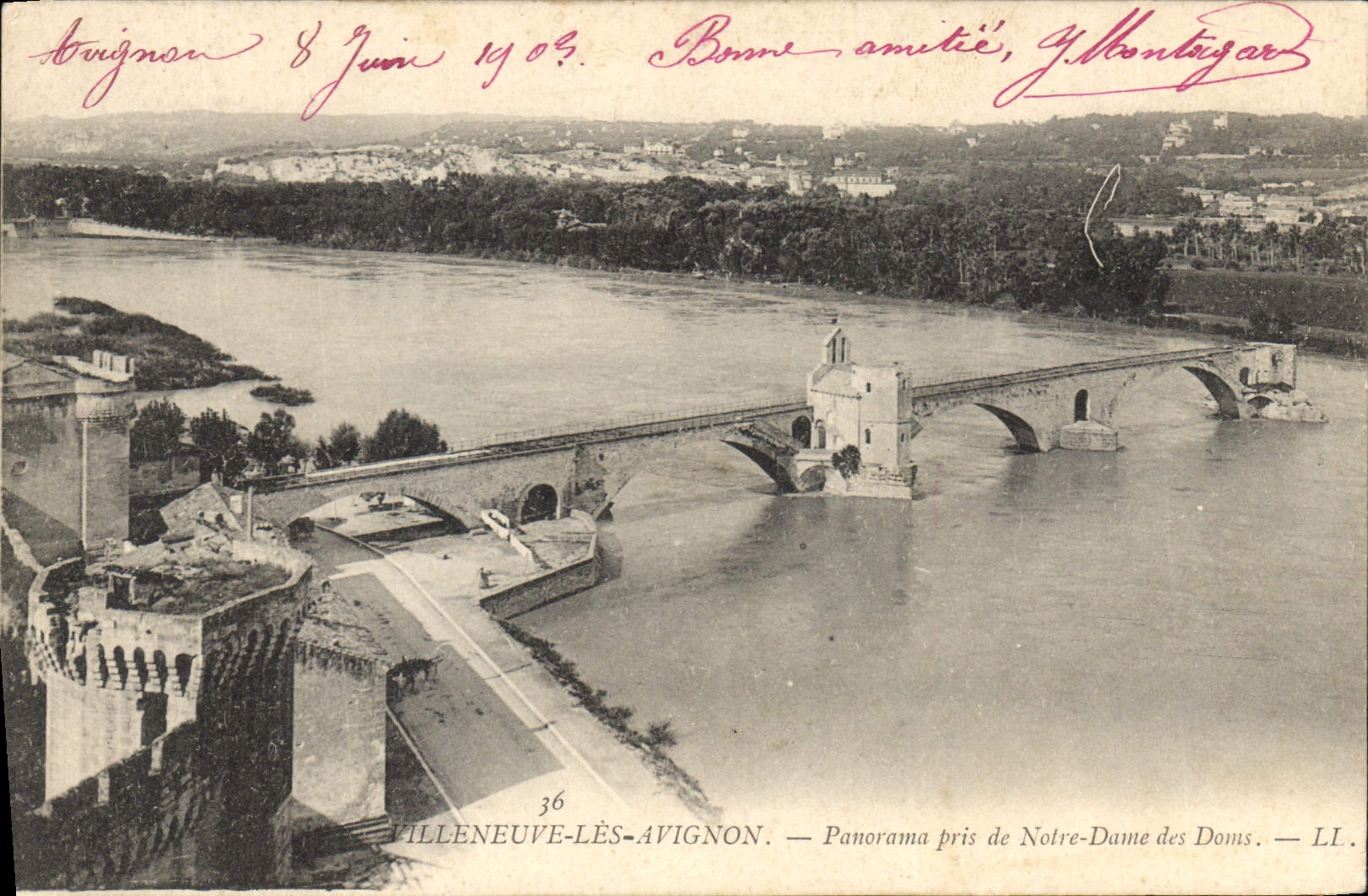 CPA Villeneuve les Avignon Panorama pris de Notre Dame des Doms
