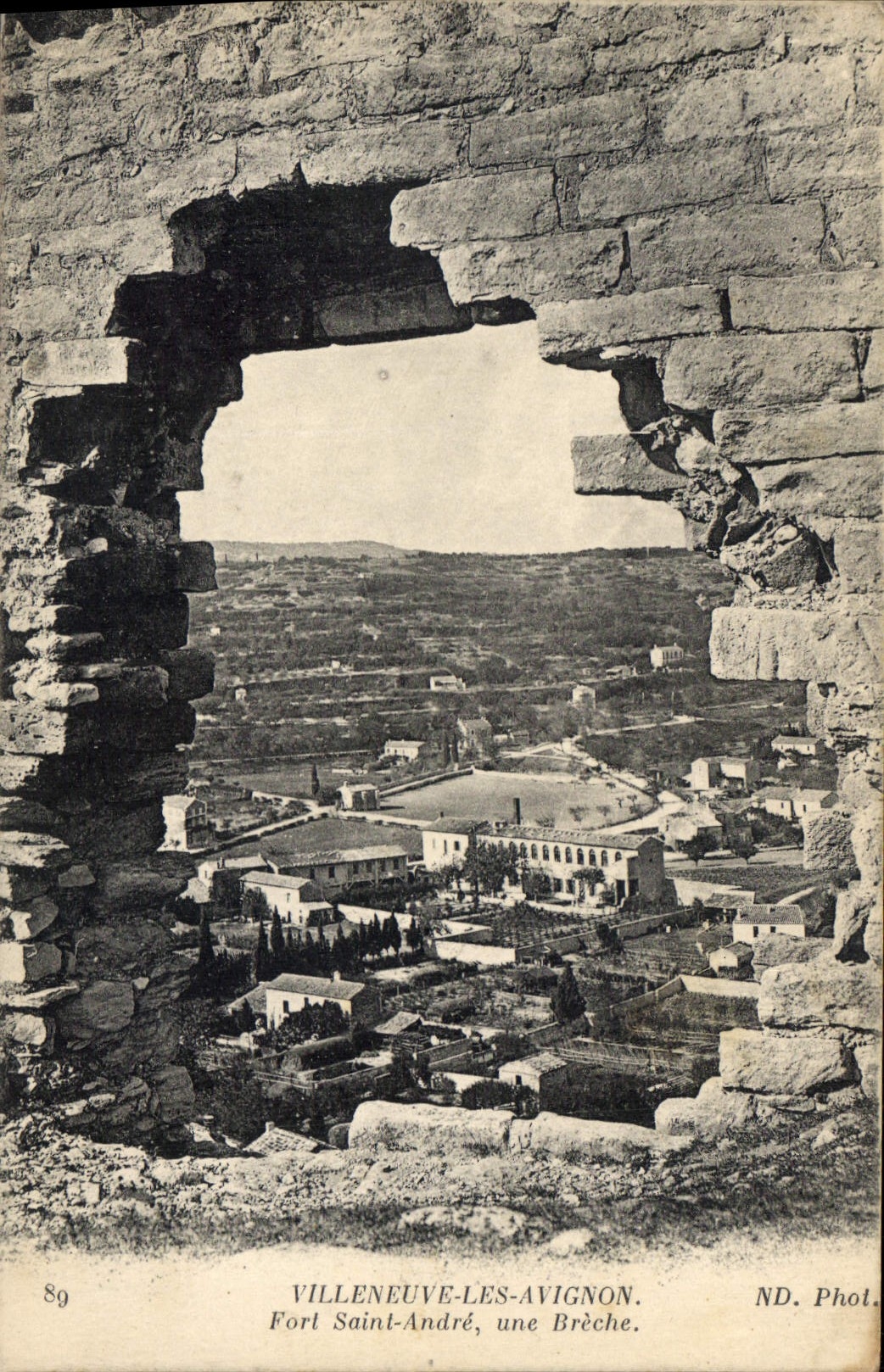 CPA Villeneuve les Avignon Fort Saint Andre une Breche