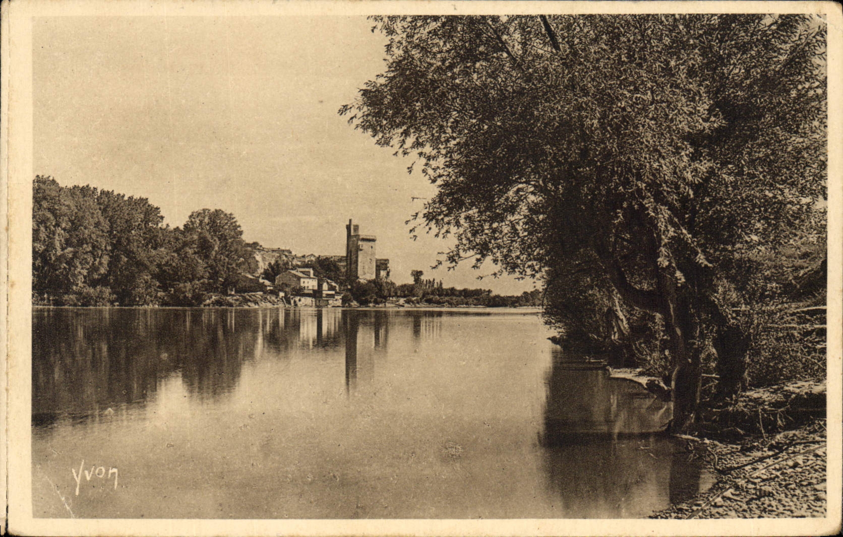 CPA Villeneuve les Avignon (Gard) Le Rhone et la Tour de Philippe le Bel