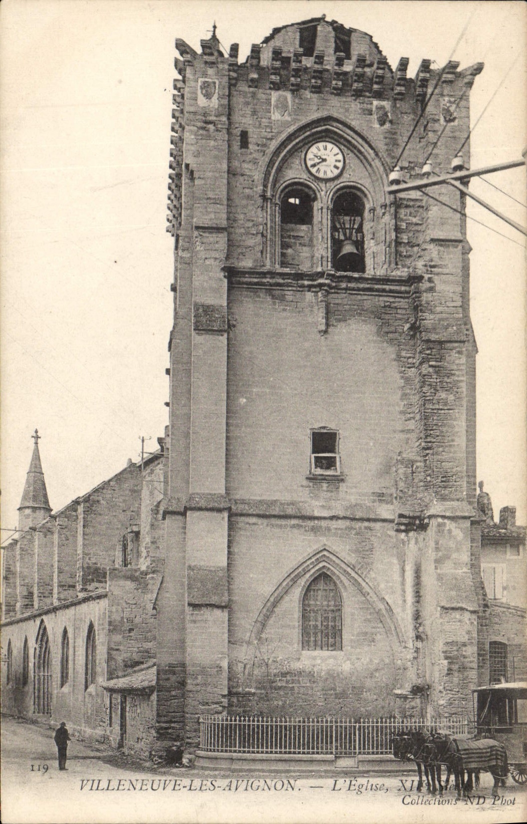 CPA Villeneuve les Avignon L'Eglise