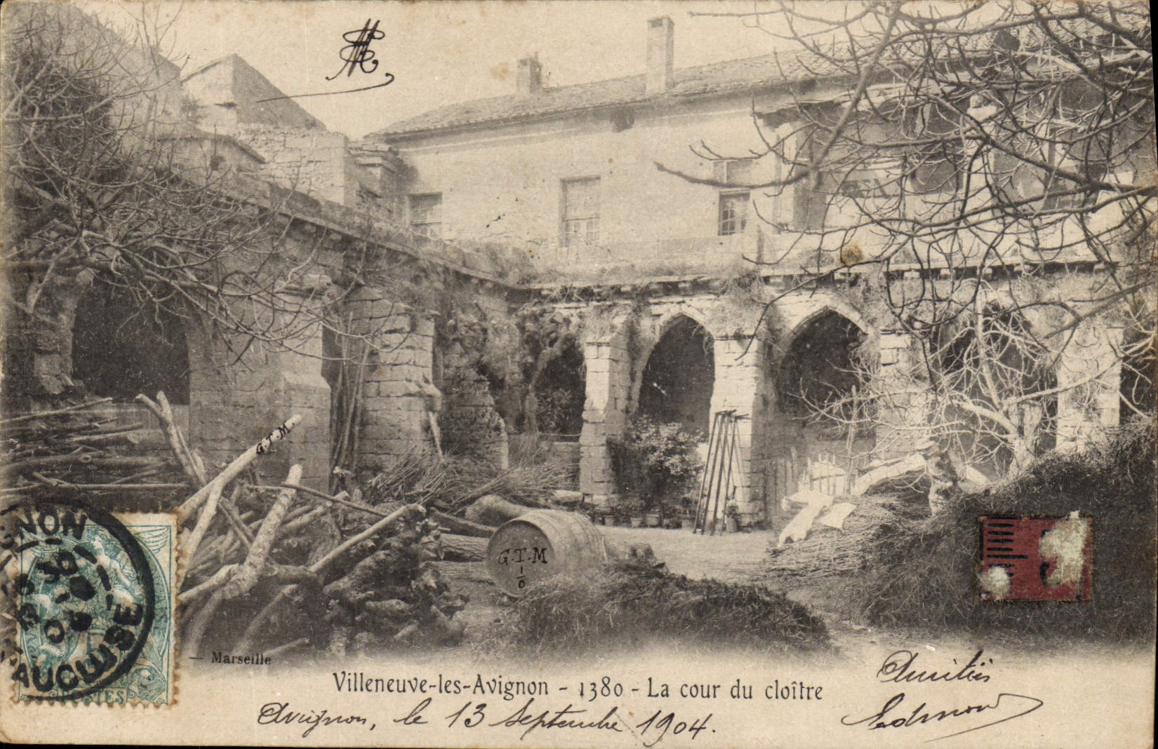 CPA Villeneuve les Avignon La cour du cloitre