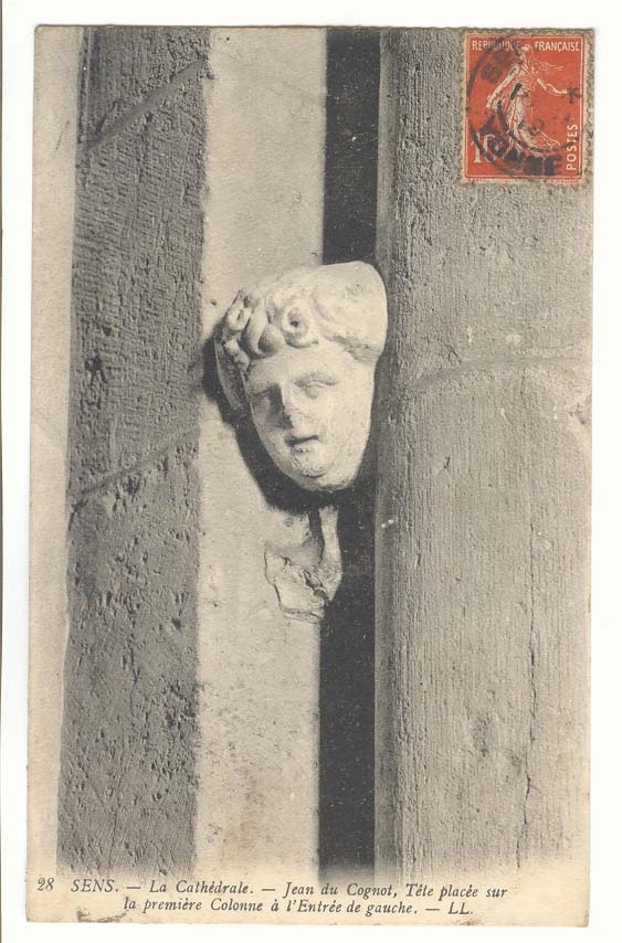 Sens CPA la cathedrale Jean de Cognot Tet eplacee sur la premiere colonne a l'entree de gauche
