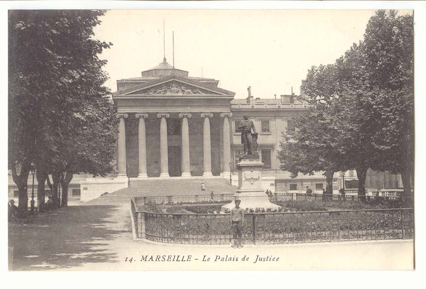Marseille CPA Le palais de justice