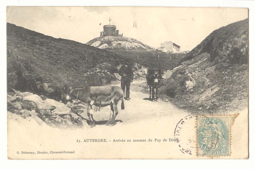 Auvergne CPA Arriveee au sommet du Puy de Dome (ane donkey)
