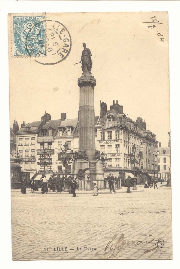 Lille CPA La deesse