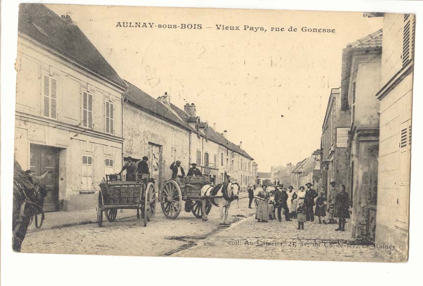 Aulnay sous Bois CPA Vieux pays rue de Gonesse (tres animee)