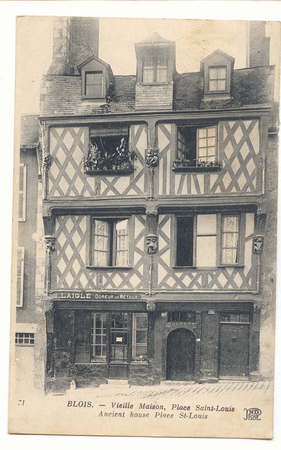 Blois CPA Vieille maison Place Saint Louis (laigle doreur sur metaux)